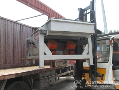 碳鋼單層直線振動(dòng)篩 碳鋼單層直線振動(dòng)篩