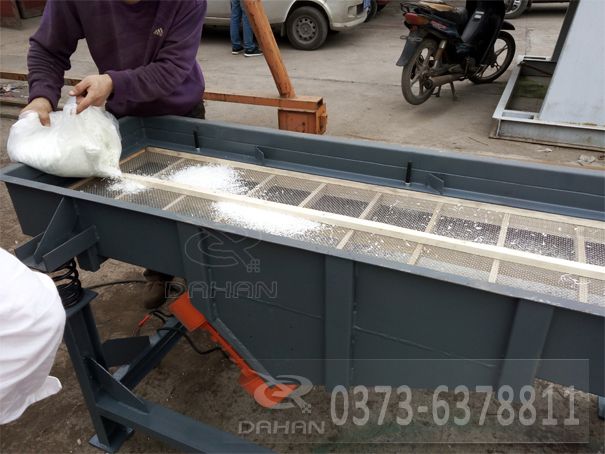 鋼纖維分級(jí)直線振動(dòng)篩 鋼纖維分級(jí)直線振動(dòng)篩