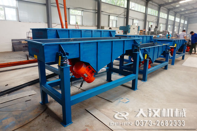 石灰石粉直線振動篩 石灰石粉直線振動篩